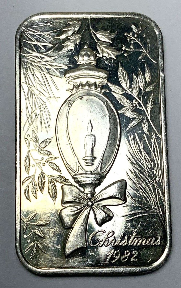 1982 Madison Mint Christmas 1 ozt .999 Silver: Winner shall receive the exact bar shown here. (RM/B)