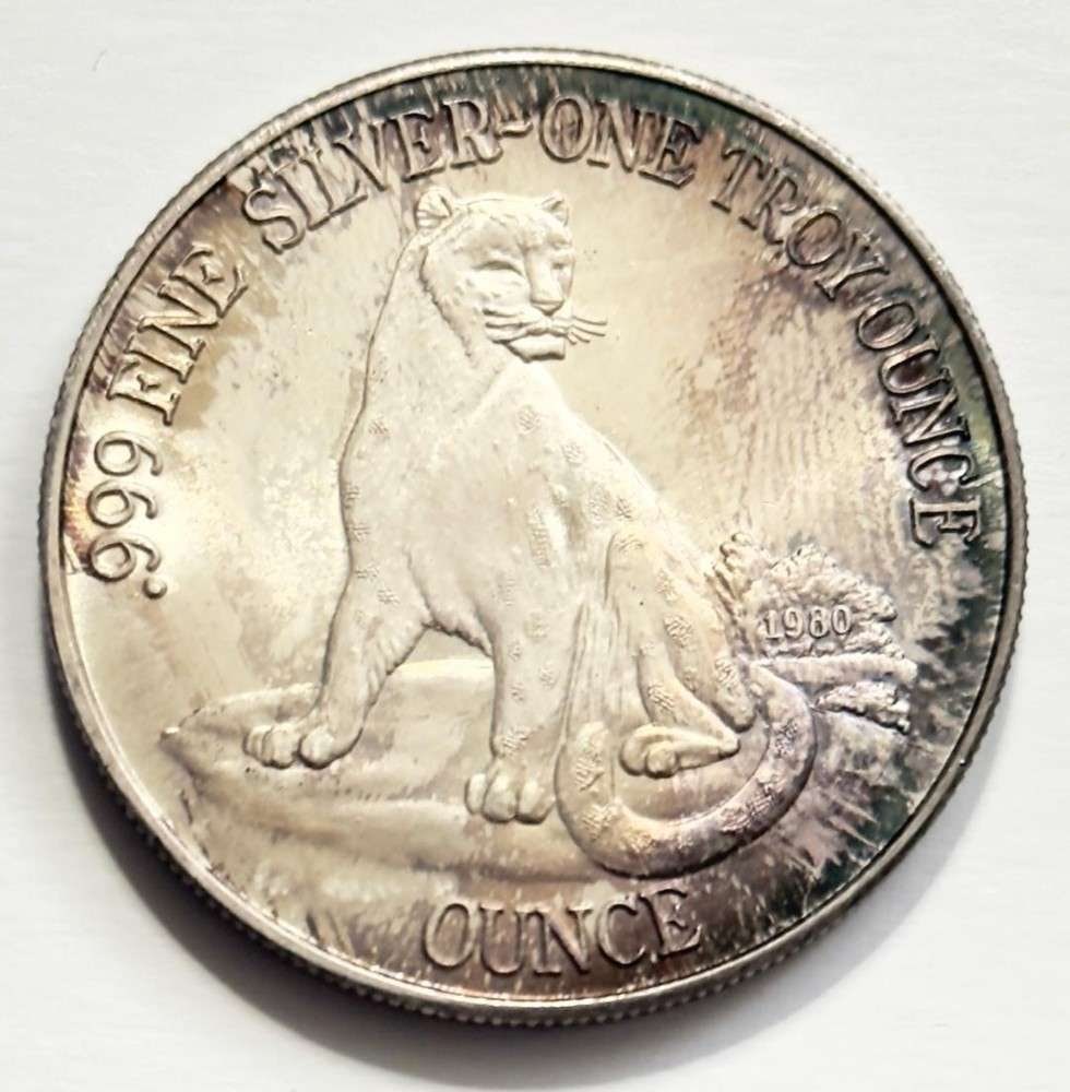 1776-1976 USA Bicentennial 1 ozt .999 Silver: Winner shall receive the exact coin shown here. (SJ/B)