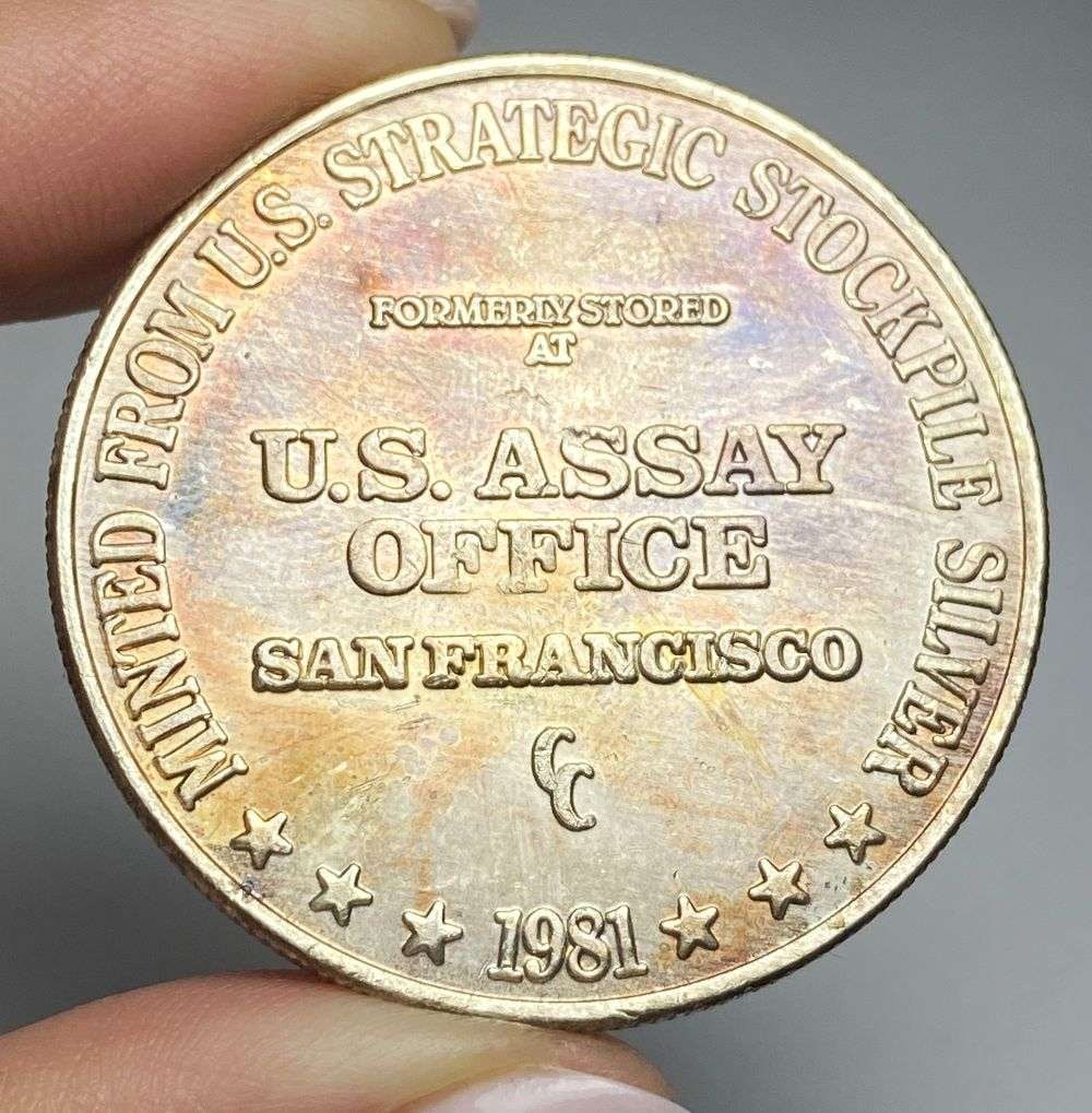 Toned 1981-CC U.S. Assay Office San Francisco 1 ozt .999 Silver Trade Unit (1 of 2)