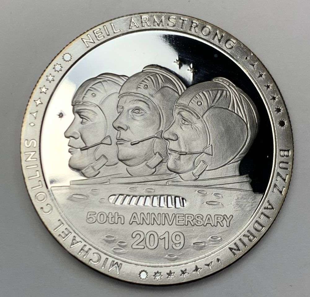 1969-2019 Apollo 11 NASA 50th Anniversary 1 ozt .999 Silver (1 of 2)