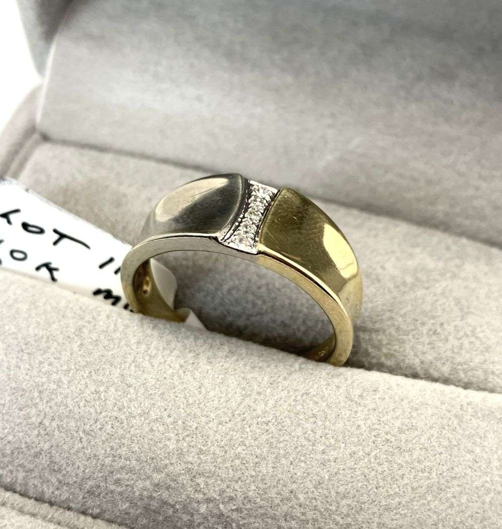 10k Gold Diamond Ring (Size 9.75) (1 of 5)