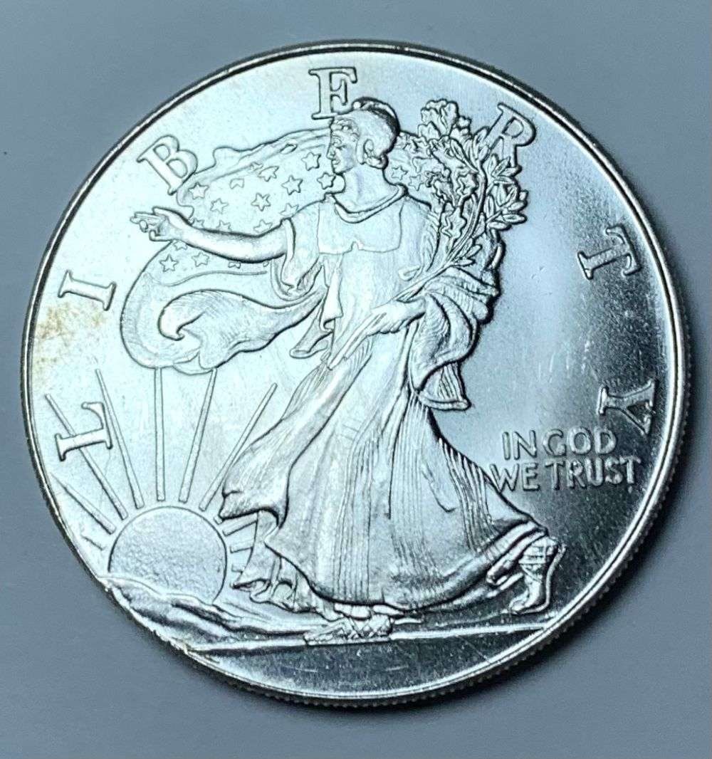 Walking Liberty Design 1 ozt .999 Silver (1 of 2)