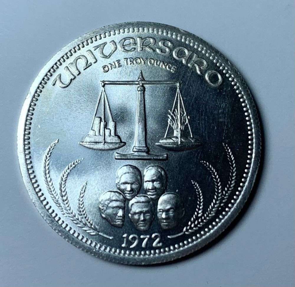 1972 Universaro 1 ozt .999 Silver (1 of 2)