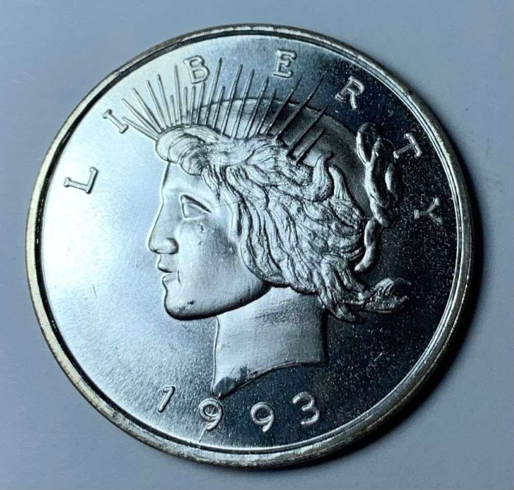1993 Peace Dollar Design 1 ozt .999 Silver Trade Unit (1 of 2)