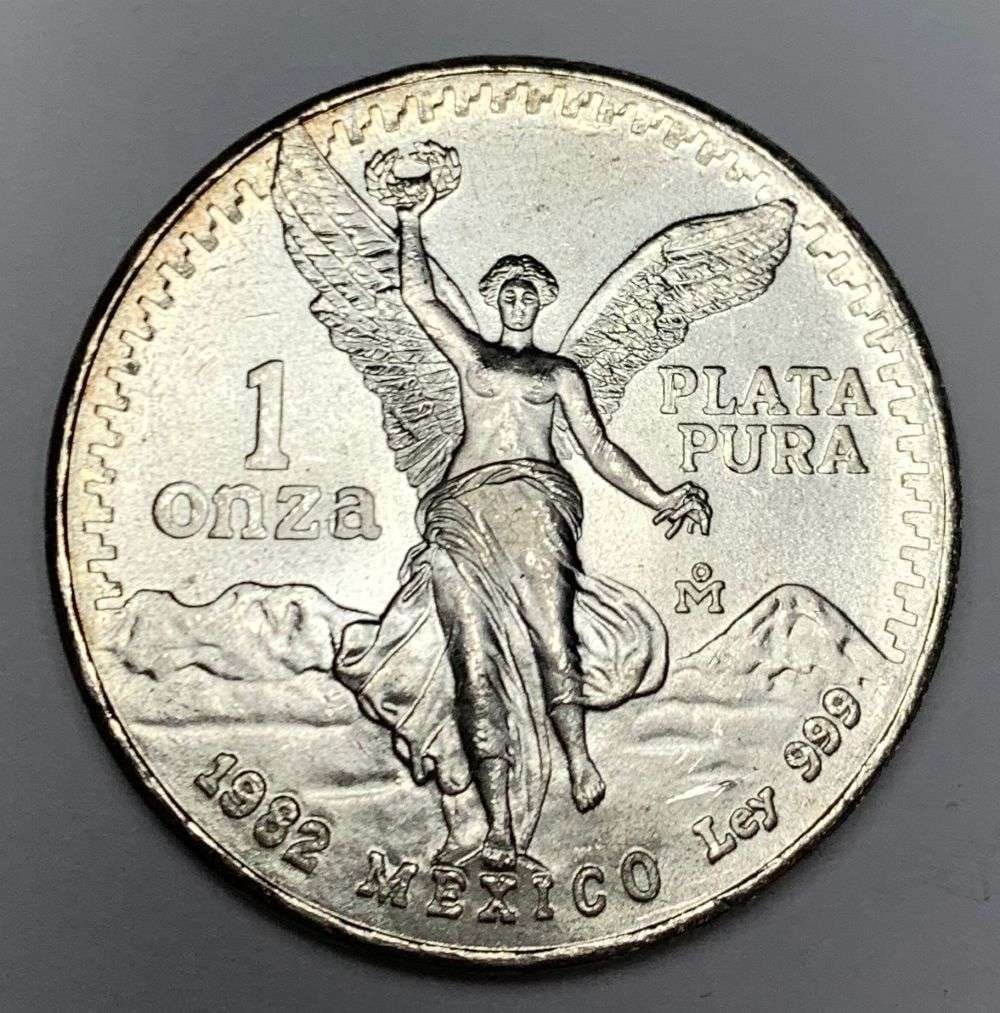 Vintage 1982 Mexican Libertad 1 ozt .999 Silver (1 of 2)