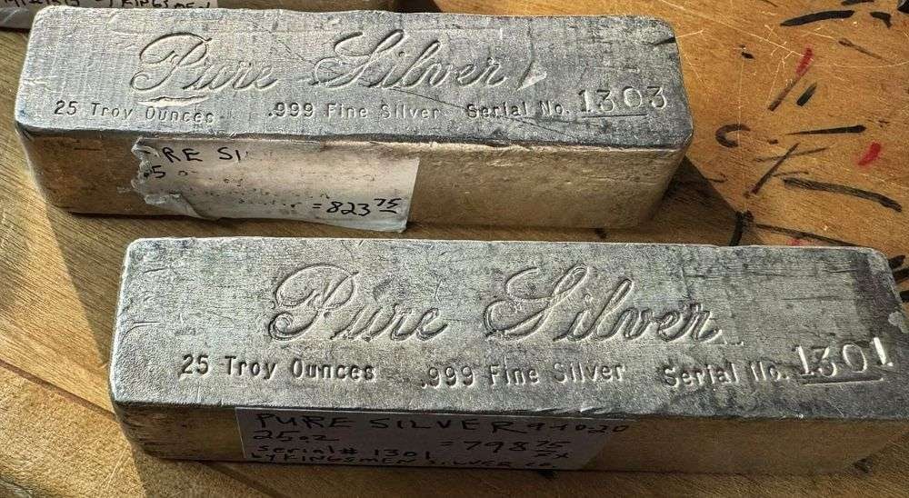Last Minute! Vintage Rare Serial Number 25 ozt .999 Silver Bar (1 of 3)