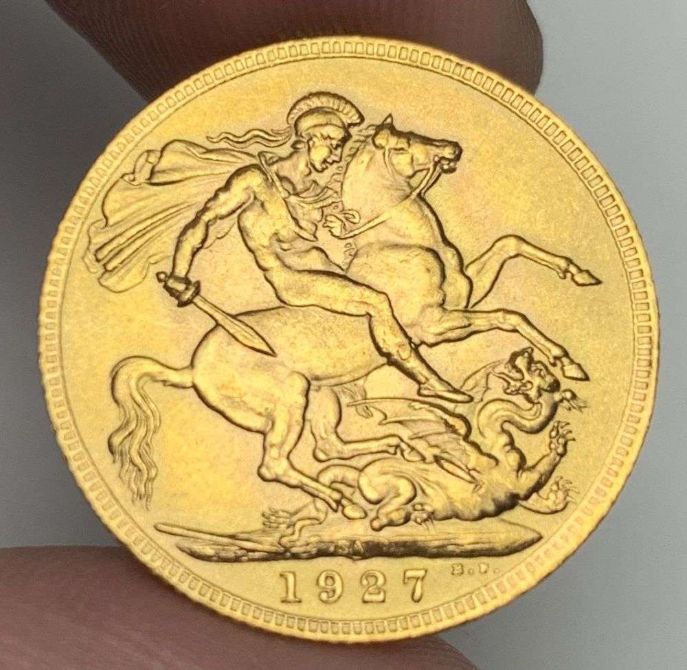 Last Minute! 1927 British Gold Sovereign 0.235 ozt AGW: Winner shall receive the exact coin shown here. (MR)