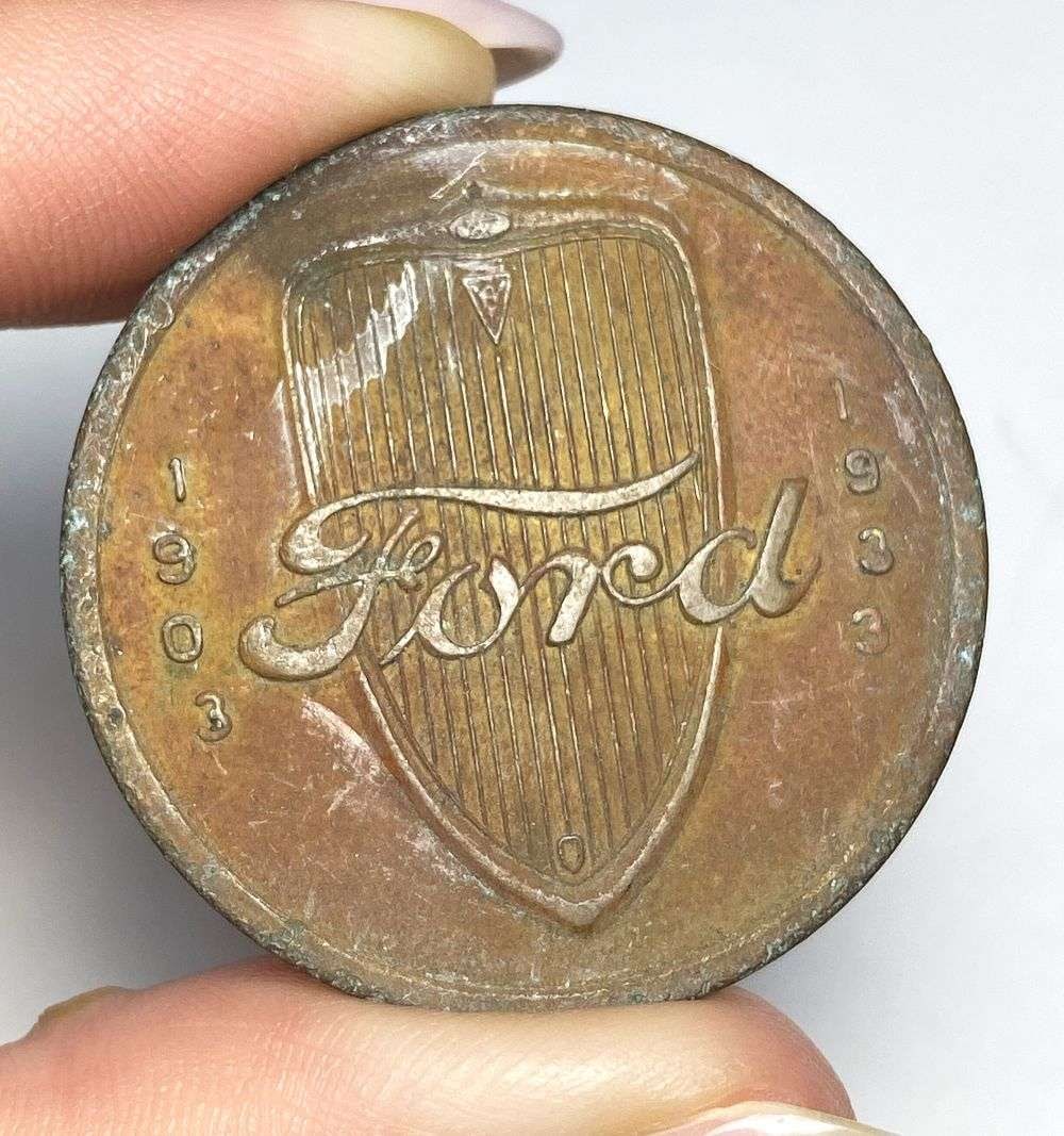 Very Rare 1903-1933 Ford V8 Celebratory Medal (1 of 4)