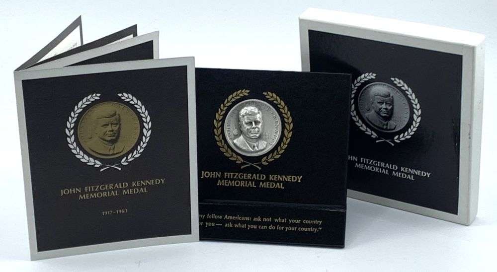 Vintage 1963 JFK Memorial High Relief Medal (1 of 4)