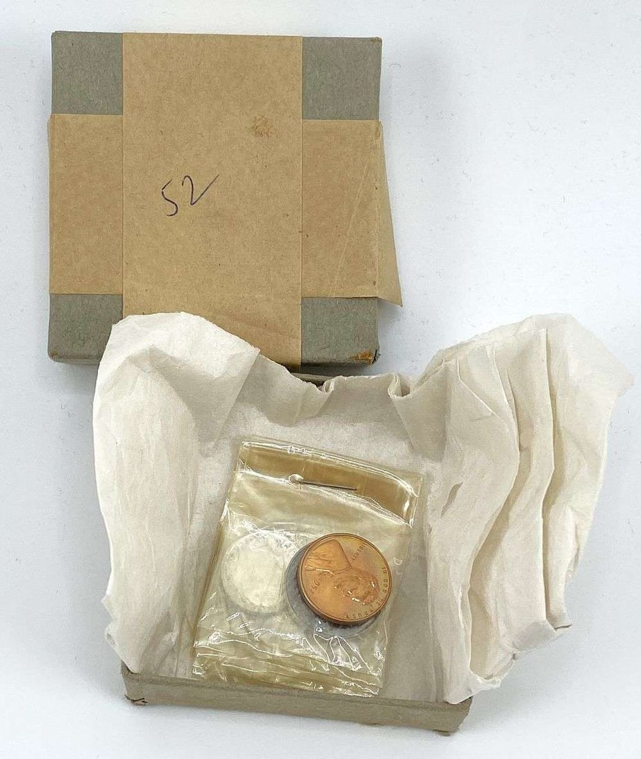 Rare Early 1952 United States Proof Set Original Box (5-coins): The original packaging is very crisp and the tissue paper is intact. Winner shall receive the exact set (5-coins) shown here. (RR/URB)