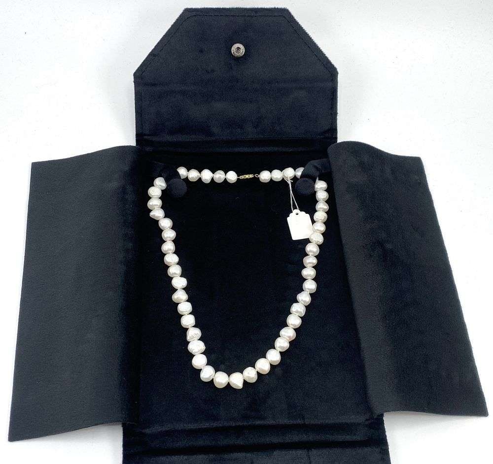 14k Gold Freshwater Pearl Necklace 39.8g: Winner shall receive the exact item shown here. (RR)