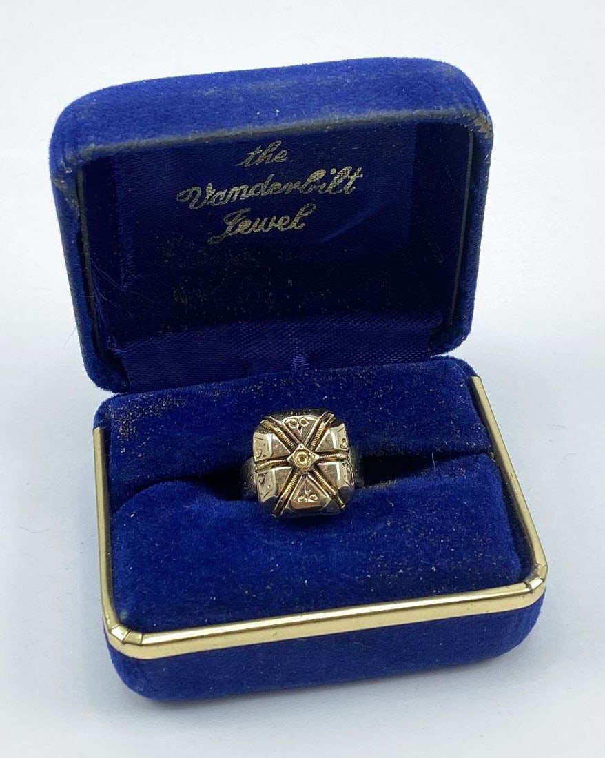 Vintage 18k Gold Ring (size 3): Winner shall receive the exact item shown here. (RR)