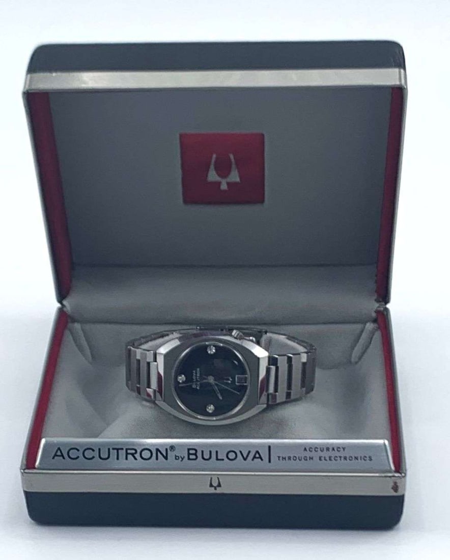 Last Minute! 1974 Accutron Bulova Stainless Steal Watch W/ Original Packaging (1 of 9)