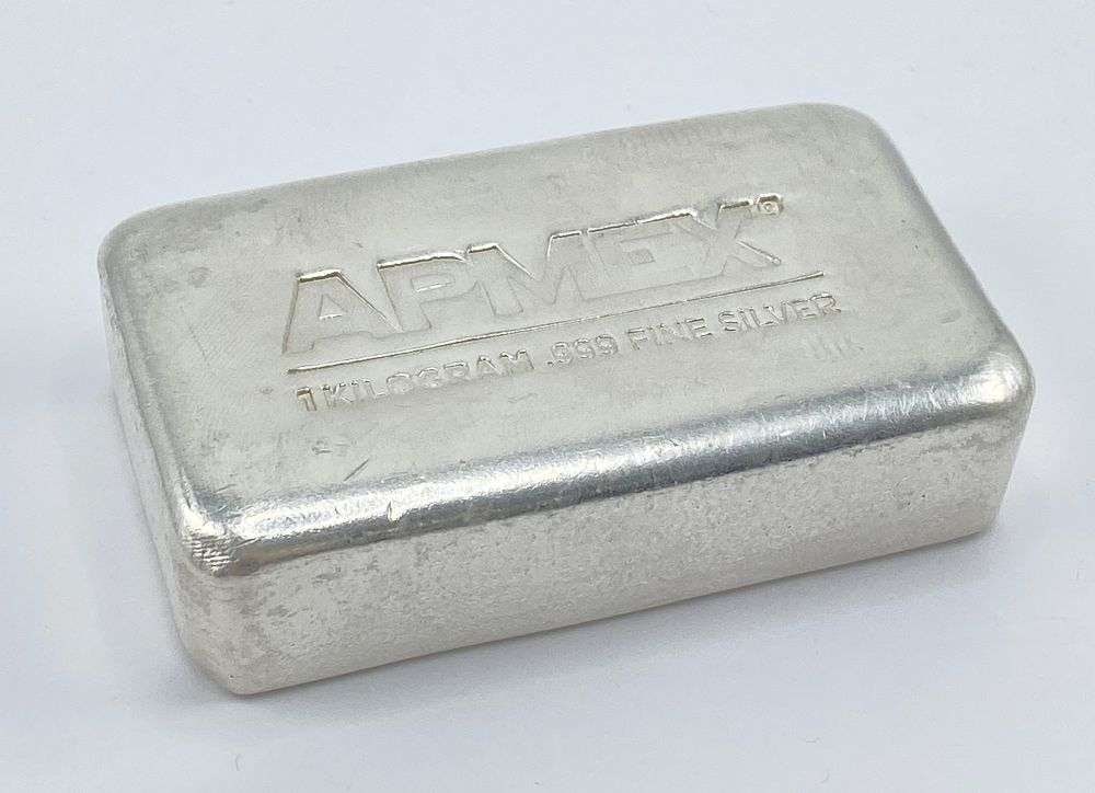 Last Minute! Apmex 1 Kilo .999 Silver Bar: This consignment, we hope to offer over time across our various Whatnot channels, with the best material featured in our Wednesday auctions. We hope to be done with this stuff by the beginning of 2027