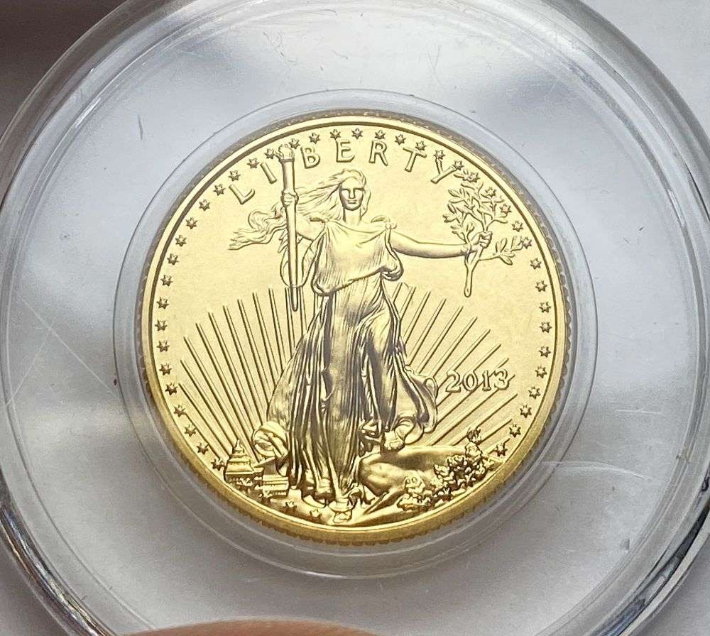 2013 American $5 Gold Eagle 1/10 ozt (1 of 2)