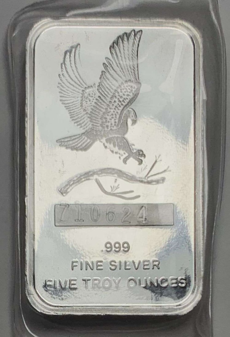 Silvertowne Bald Eagle 5 ozt .999 Silver Bar (1 of 4)