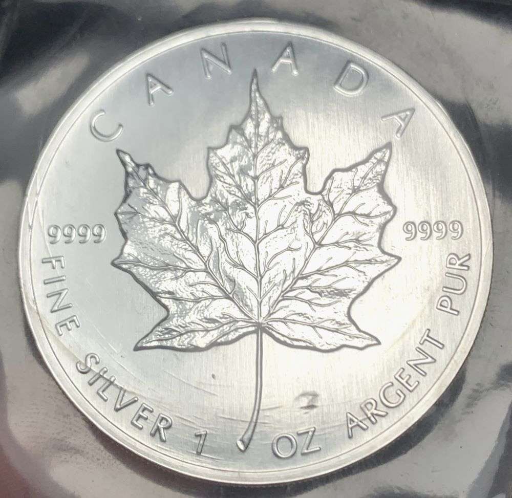Rare 1990 Canada $5 Maple Leaf 1 ozt .9999 Silver (1 of 3)