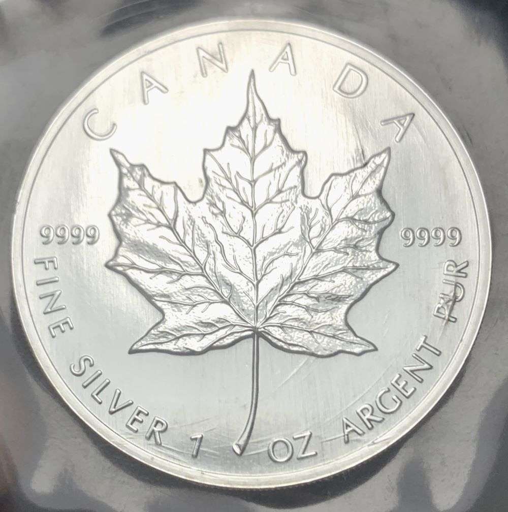 Rare 1990 Canada $5 Maple Leaf 1 ozt .9999 Silver: Winner shall receive the exact coin shown here. (NH/UR)