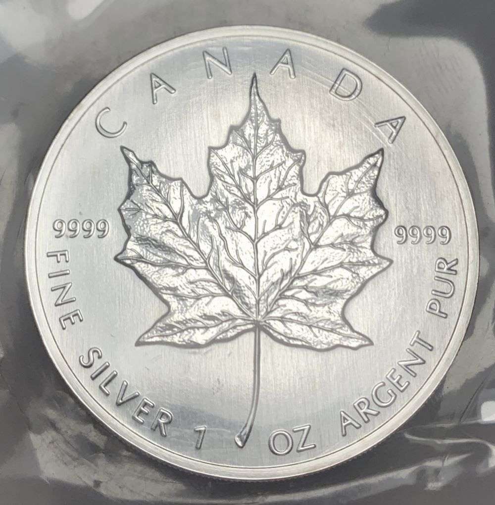 Rare 1990 Canada $5 Maple Leaf 1 ozt .9999 Silver (1 of 3)