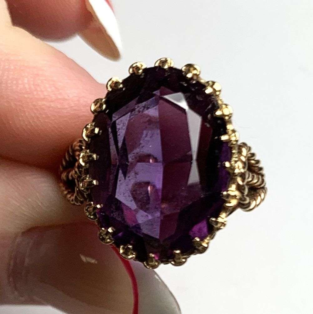 Purple Stone 14K Gold Ring (Size 8): Winner shall receive the exact item shown here. (MR)