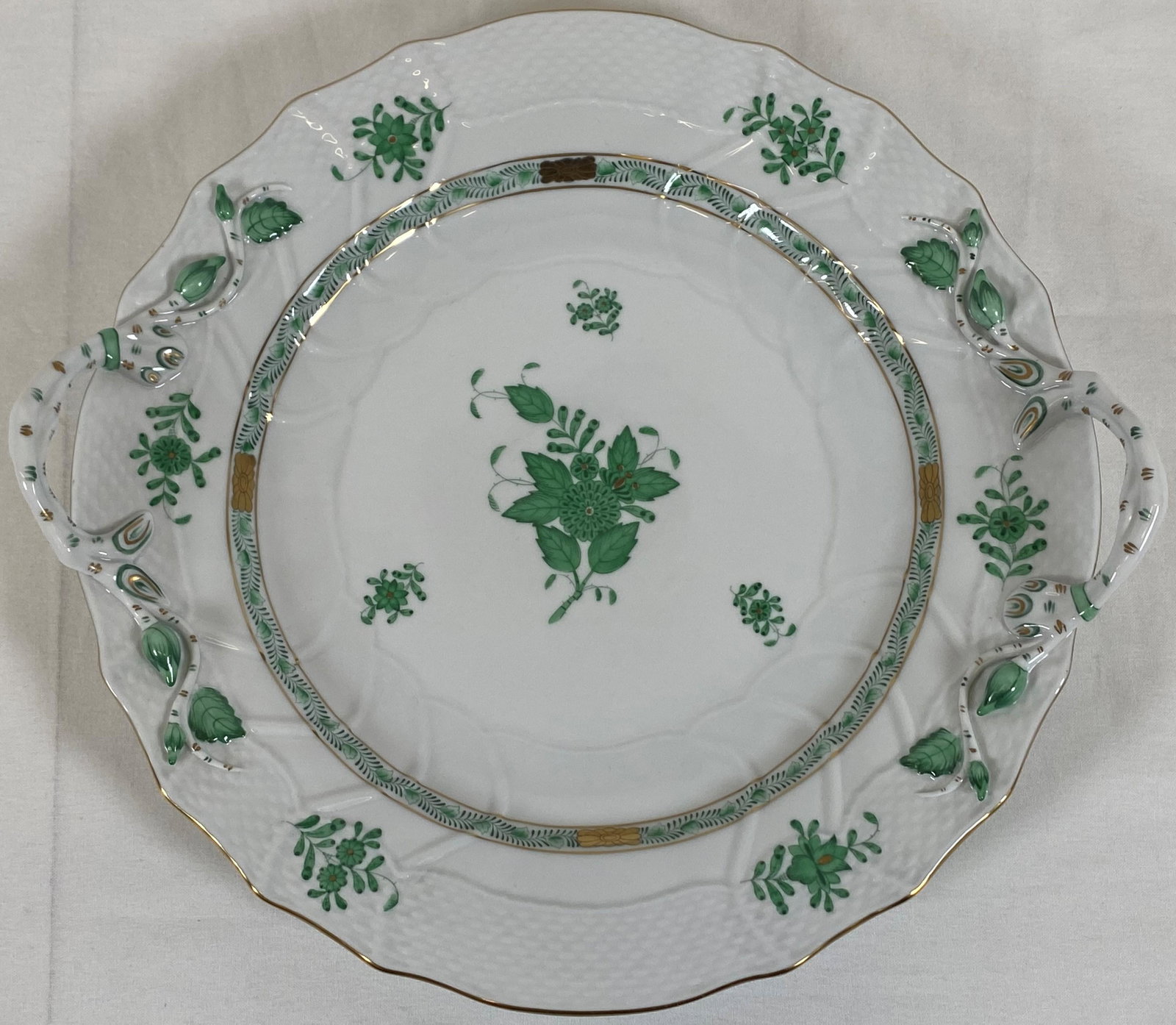 Vintage Herrend Hungary Serving Dish Handpainted: Vintage Herrend Hungary Serving Dish Hand painted centerpiece Out of a New York City Estate 12.5in L x 11.6in W.