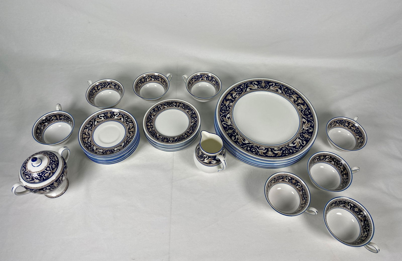 Wedewood Florentine Dark Cobalt Blue Service for Eight: Wedgwood Dark Cobalt Blue Florentine Fine Bone China Porcelain Dinnerware Set W1956 34 Piece Set 4 Piece place setting Total Service for 8 People with dragon motif Dinner Plate 10-5/8" 6" Tea cup sauc