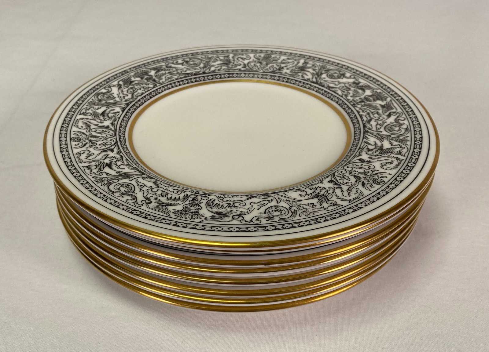 Set of Wedgwood Florentine Black & Gold Dragon Desert: Set of Wedgwood Florentine Black & Gold Dragon Desert Plates Wedewood Florentine Black Dragon Pattern W4312 Fine Bone China Porcelain Dinnerware Dessert Plates from the 1960's Vintage Discontinued Flo