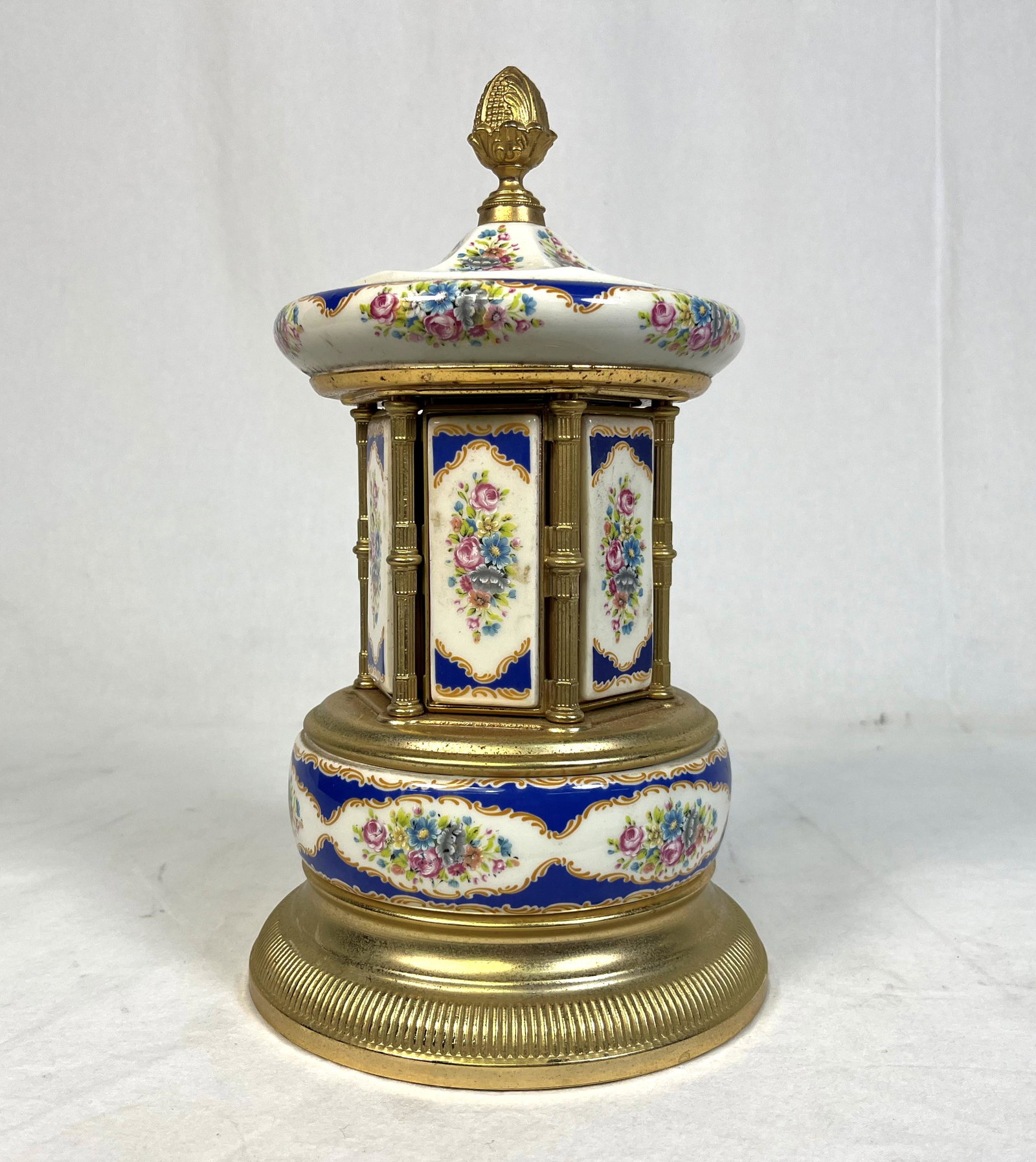 Italian Carousel Lipstick Cigarette Music Box (1 of 6)