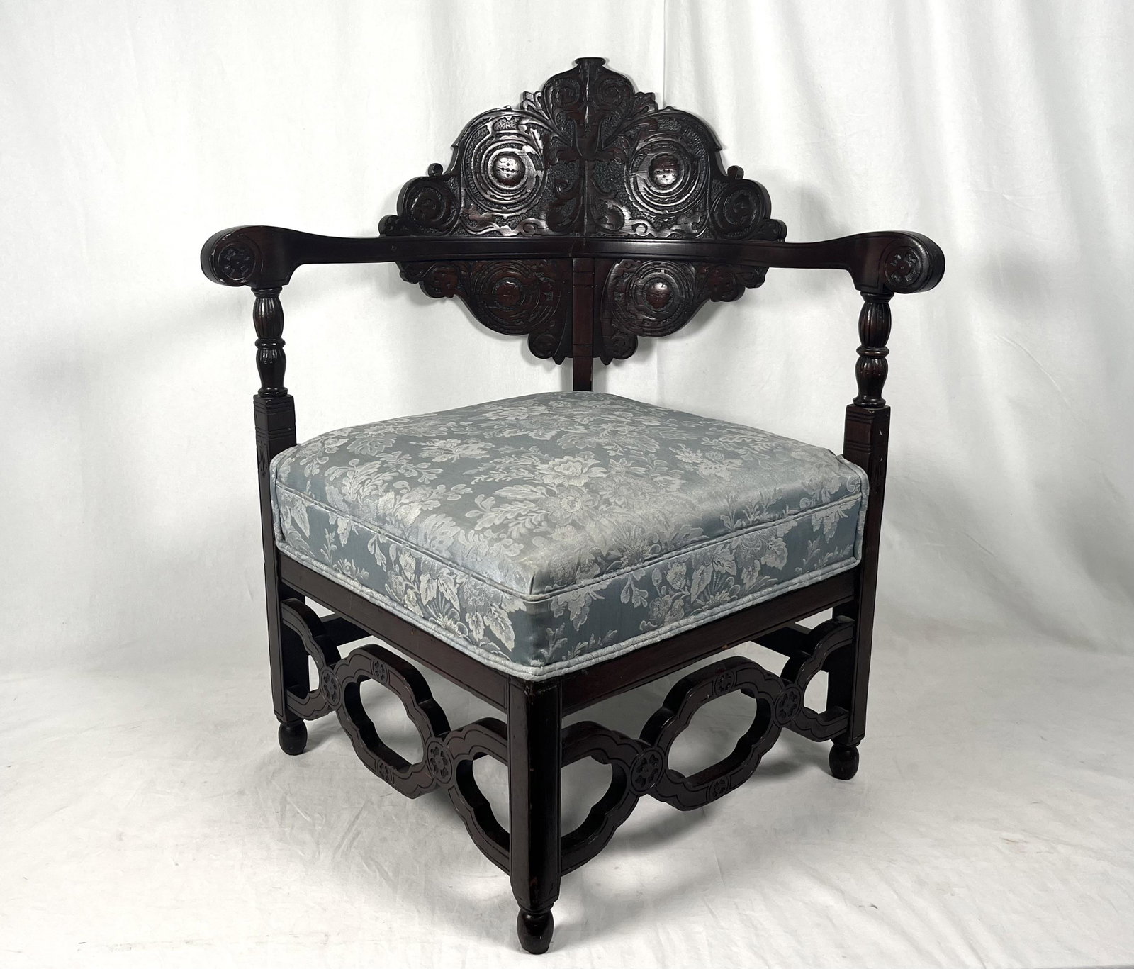 19th c. Antique Carved Corner Chair (1 of 11)