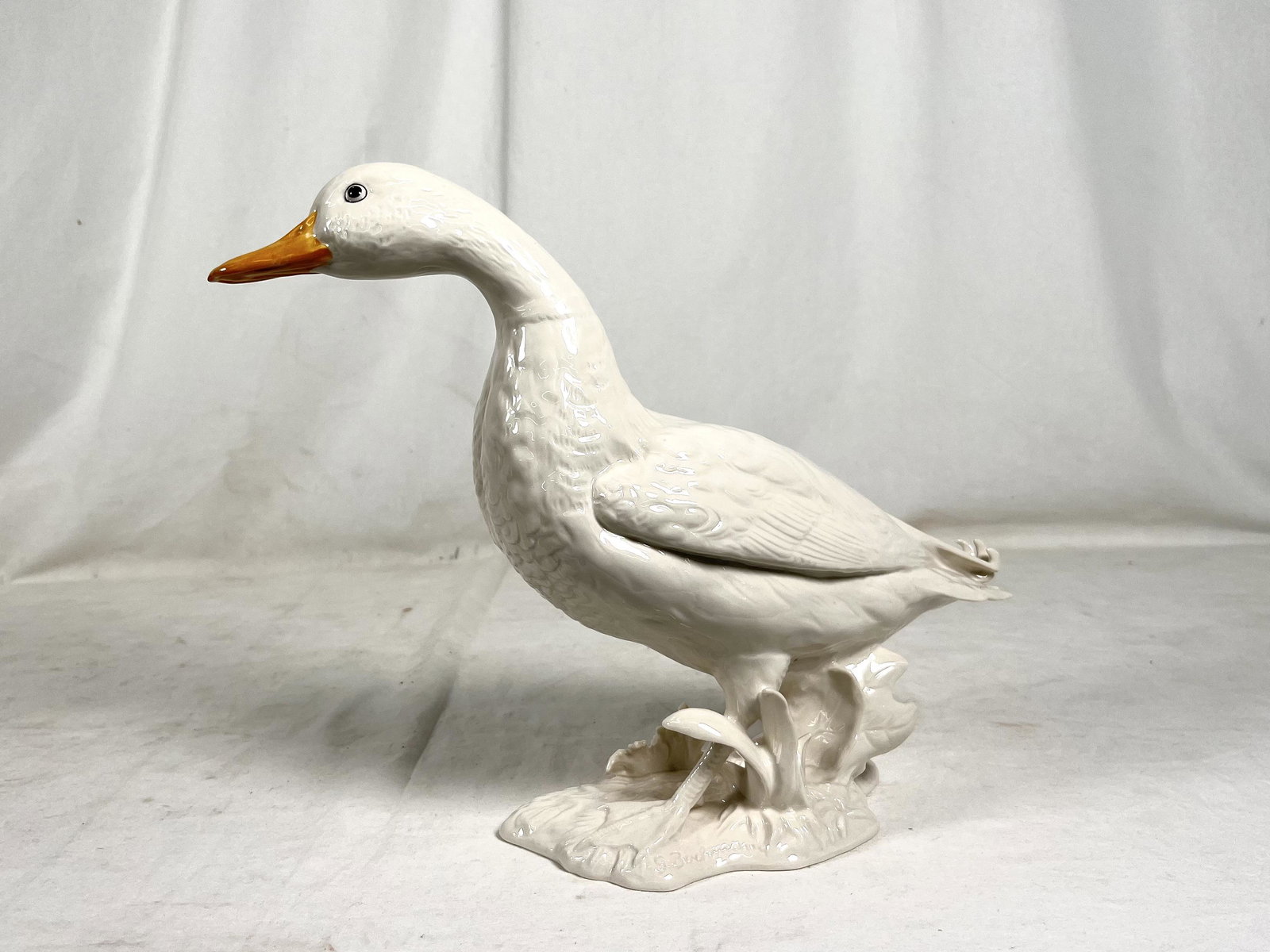 Gerhard Bochmann ( German 20th Century ) Sculpture: Gerard Bochman ( Germany 20th century ) Large Goebel Hummel Duck Limited Sculpture Statue Rare Signed on bottom next to Left Foot G. Bochmann marked on the bottom approx 10.75" H x 14" L Please look a