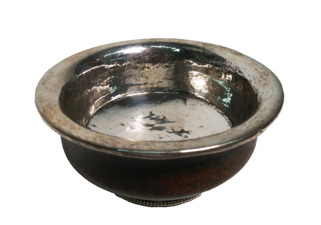 Antique Tibetan Silver & Root Wood Tea Cup Bowl: Antique Chinese or Tibetan Silver & Root Wood Ying Wood Tea Cup Bowl 4.75" D x 2.25" H 19th Century Slight Wear from over the Years in Overall Good Condition Please look at Photos Closely Out of a New