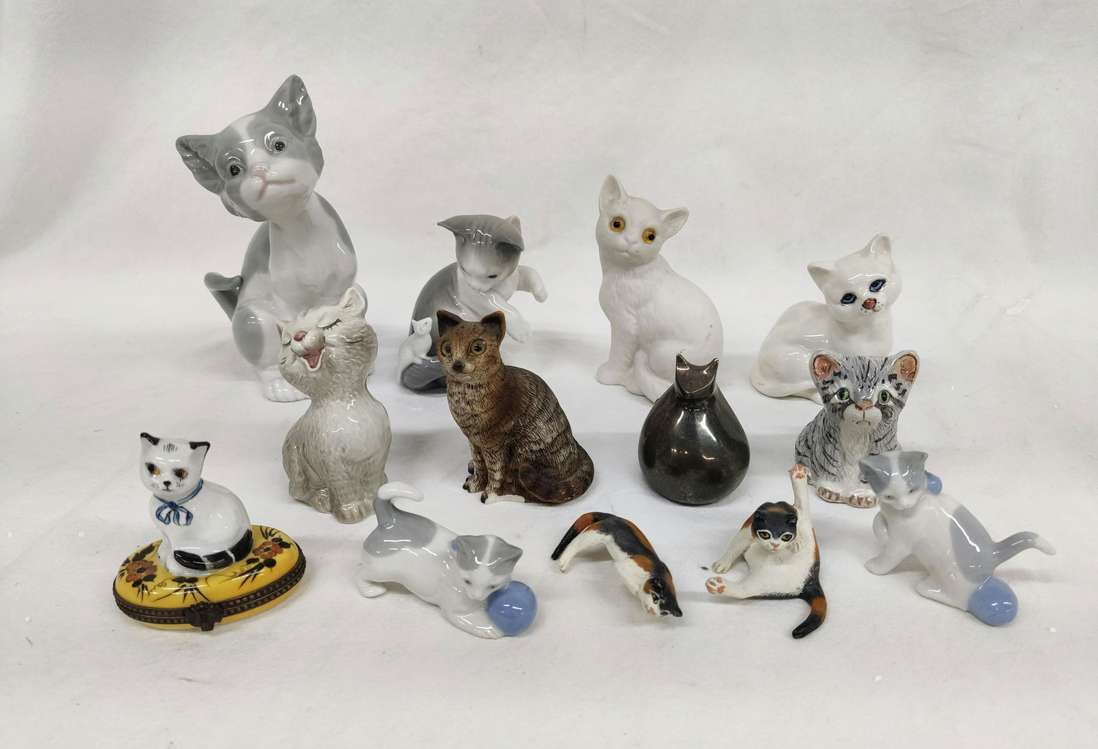 Cat Figurine Collection (1 of 5)