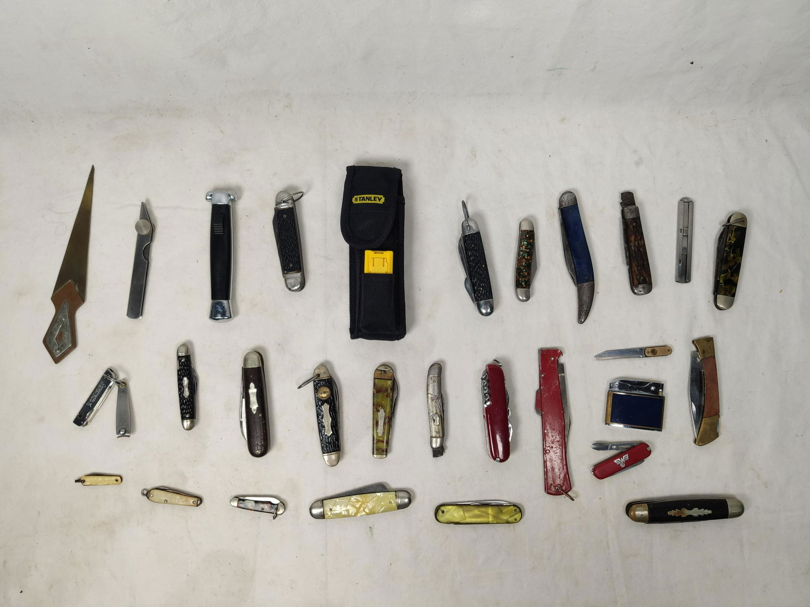 Large Vintage Pocket Knife Lot (1 of 4)
