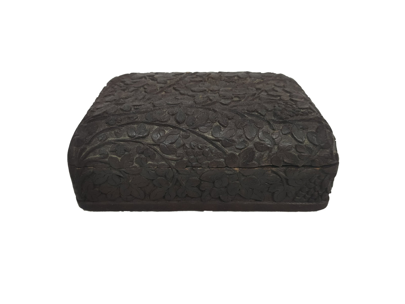 Chinese Hand Carved Jewelery Casket Box: Antique Grapes Leaf And Tree Hand Carved Wood Jewelry Casket Box Chinese Cinabar ? Dimensions 6"L x 4"W x 2"H Pre-Owned Good Condition Please Refer Closely to Photos Out of New York City Estate