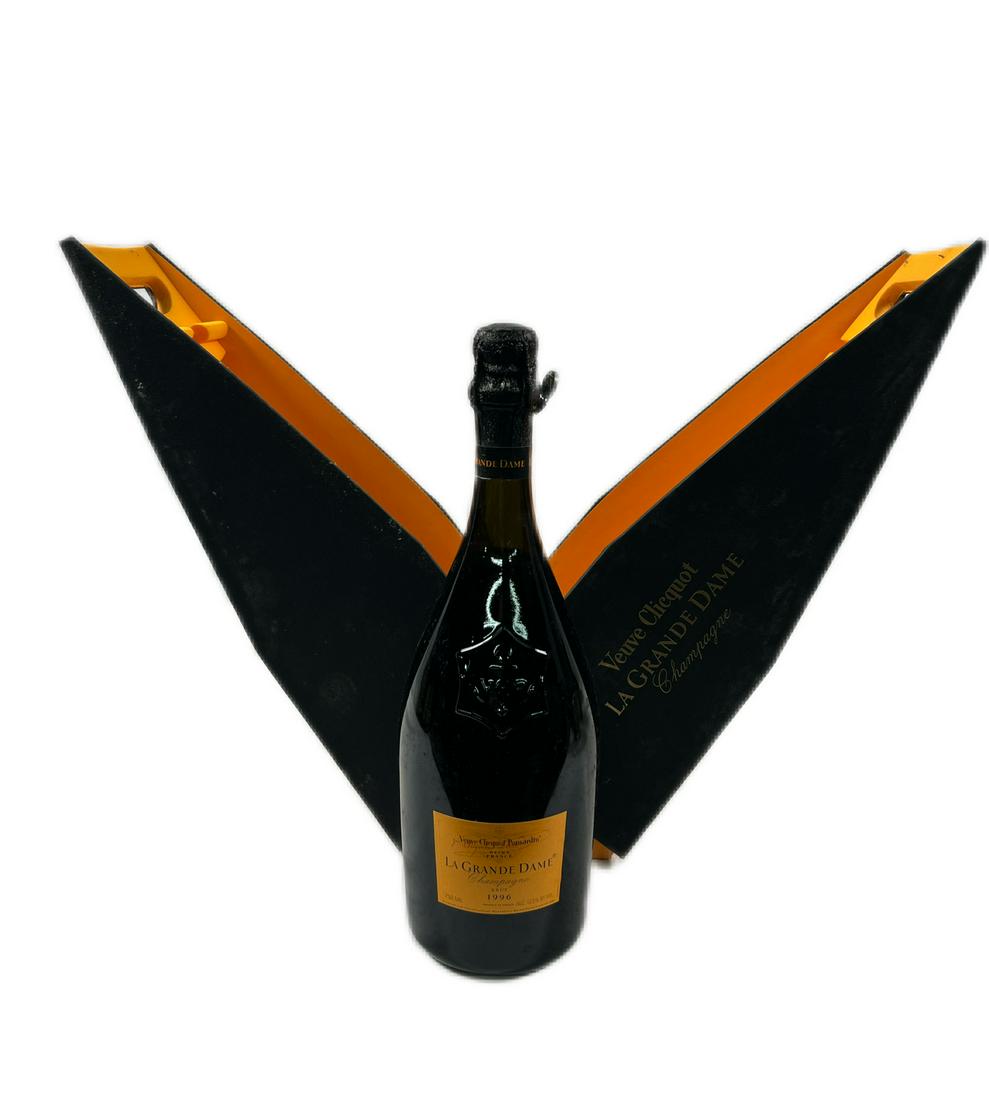 Veuve Clicquot La Grande Dame 1996 Champagne: Veuve Clicquot La Grande Dame 1996 Champagne Veuve Clicquot Cellar Type Of Grapes: 8 Grands Crus 64% Pinot Noir 36% Chardonnay 750 Ml La Grande Dame Is The Prestige CuvÃ¨e The Maison Veuve Clicquot 