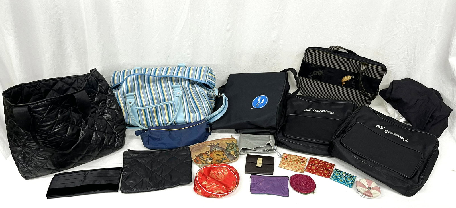 Large Lot of Handbags & Purses (1 of 4)