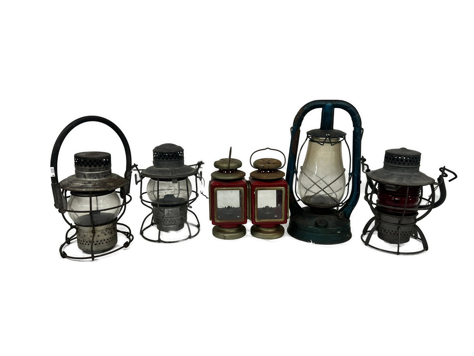 Oil / Kerosene Latern Group Lot of 6: ANtique and VIntage Oil and or Kerosene Laterns Railroad and or Horse Carriage Grouping Lot of Six Including 1 x Dietz Monarch Lantern / 1 x Grey Handlan Clear Glass Globe St Louis LIRR Long Island Ra