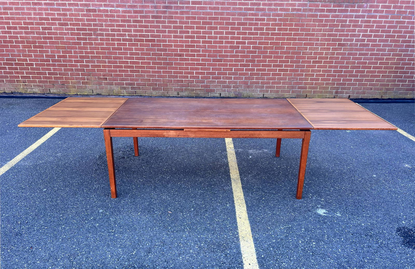 MidCentury Modern Dining Sets for Sale at Auction