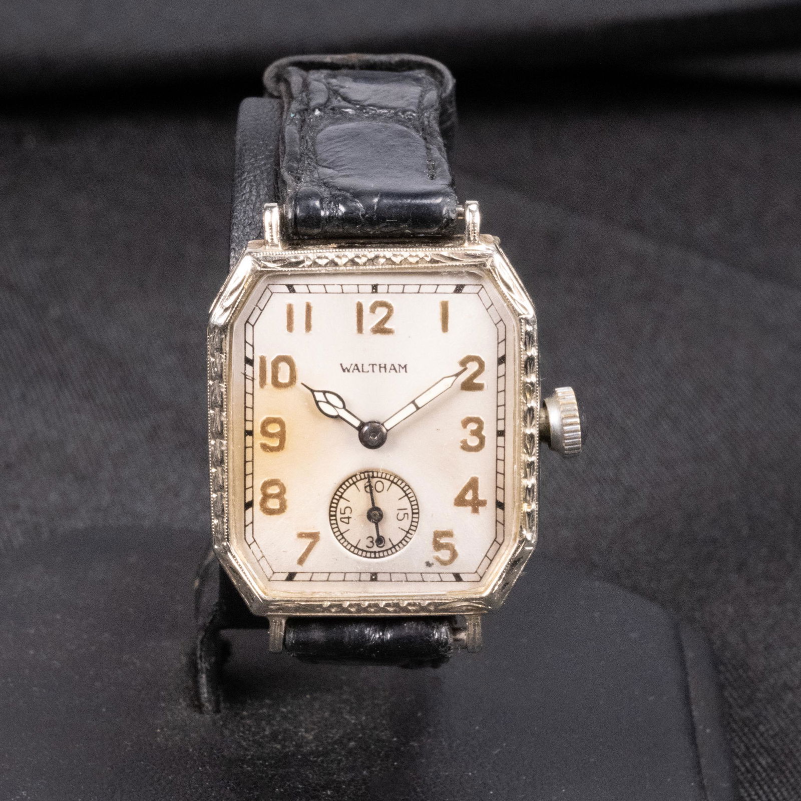 14K Gold Art Deco Waltham Wristwatch (1 of 3)