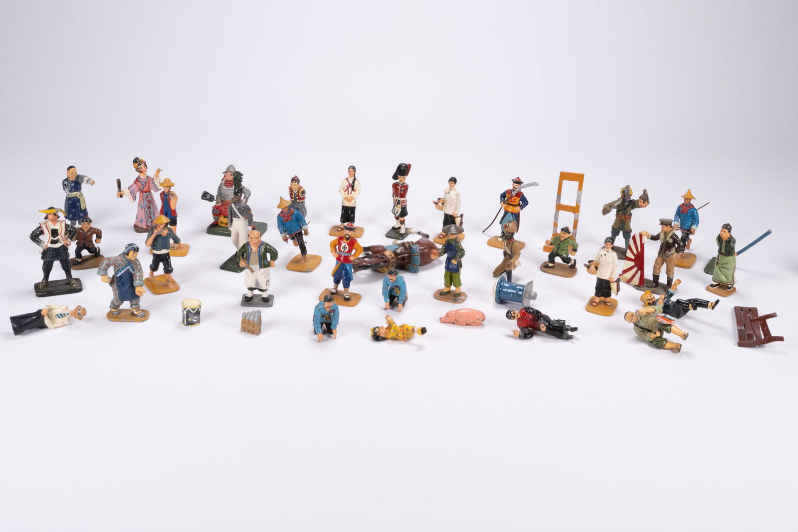 King and Country Streets Of Old Hong Kong Huge lot Of Good And Broken Figures (1 of 2)