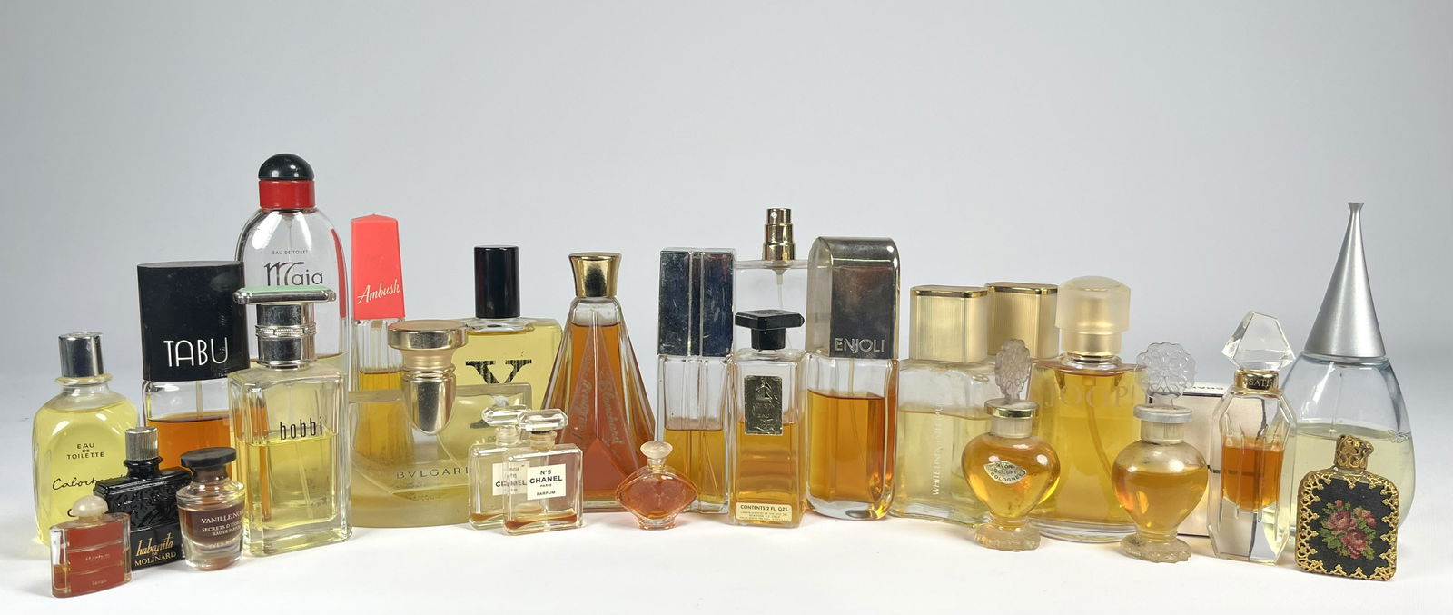 Lot Of New And Opened Perfumes Chanel Enjoli X etc: Lot of New And Opened Perfumes. Chanel Enjoli, X and More In Overall Good Condition Please look at Photos Closely Out of a New York City Estate