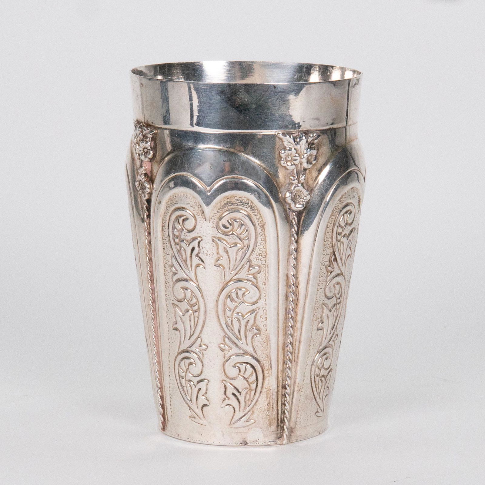 Judaica Silver 925 Hazorfim Engraved Cup: Judaica Silver 925 Hazorfim Engraved Vintage Cup 120 gram Total Weight