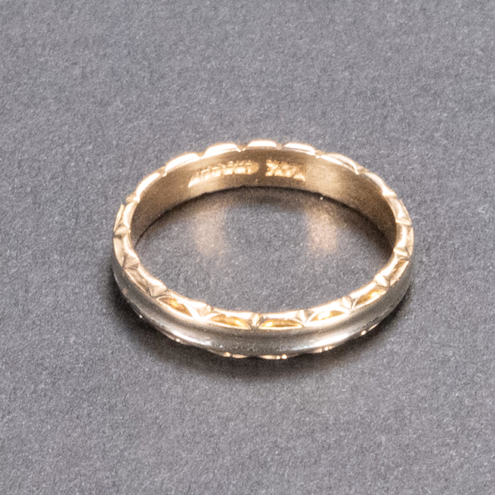 Ladies 14K White & Yellow Gold Ring: Ladie's 14 Karat White and Yellow Gold Ring Brilliantly Cut Pattern Marked Ross with Arrow Gold Tested 2.45 Grams Total Ring Size 6.5 in Overall Good Condition Please look at Photos Closely Out of a N