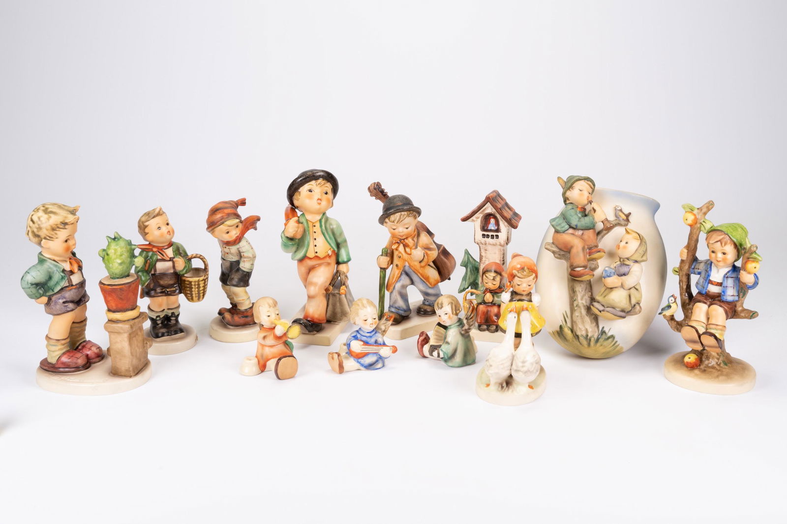 Goebel Hummel Figurine Lot (1 of 4)
