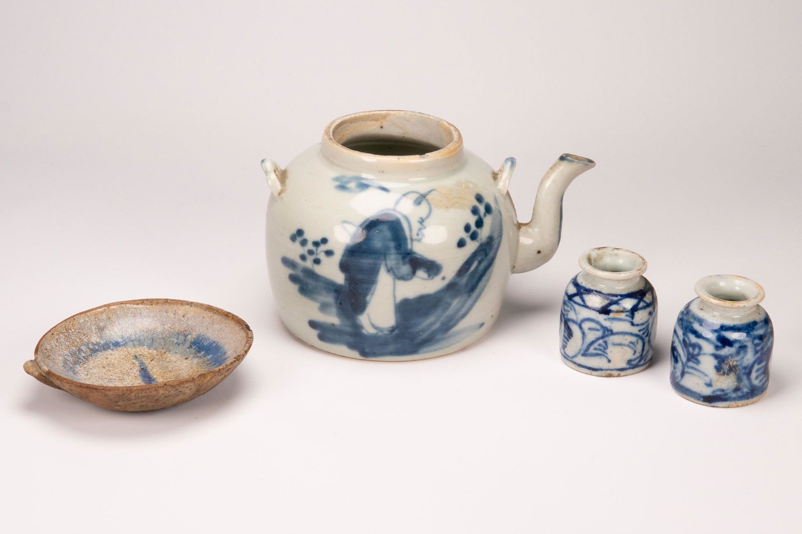 Chinese Blue and White Teapot Jar Bowl Lot (1 of 2)