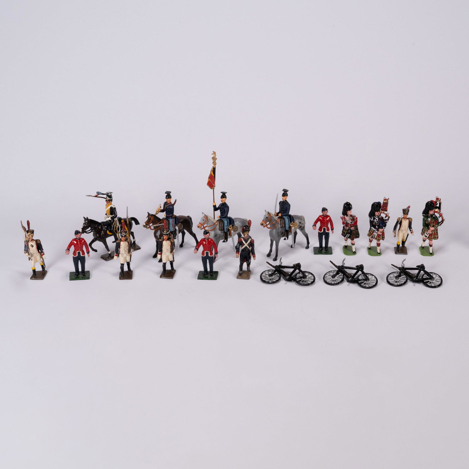 CBG Blenheim Lead Soldier &  Accessories Lot (1 of 6)
