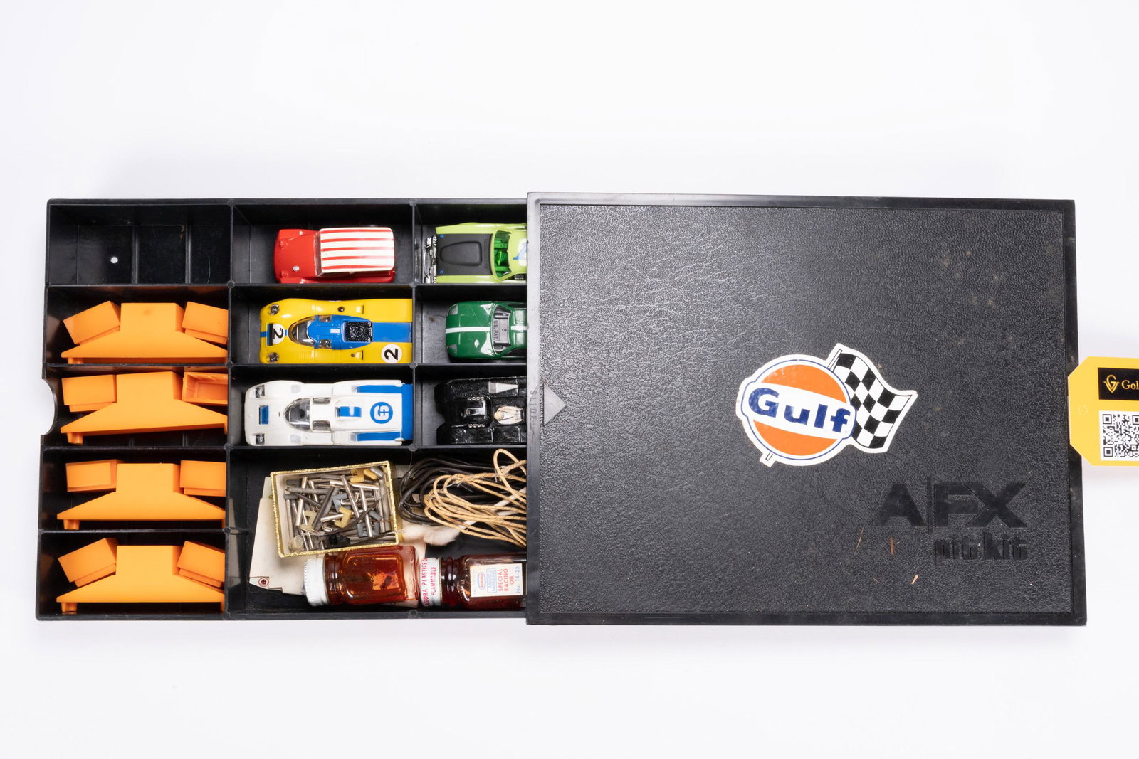 Aurora AFX Slot Cars In Case Car Accesory Lot (1 of 5)