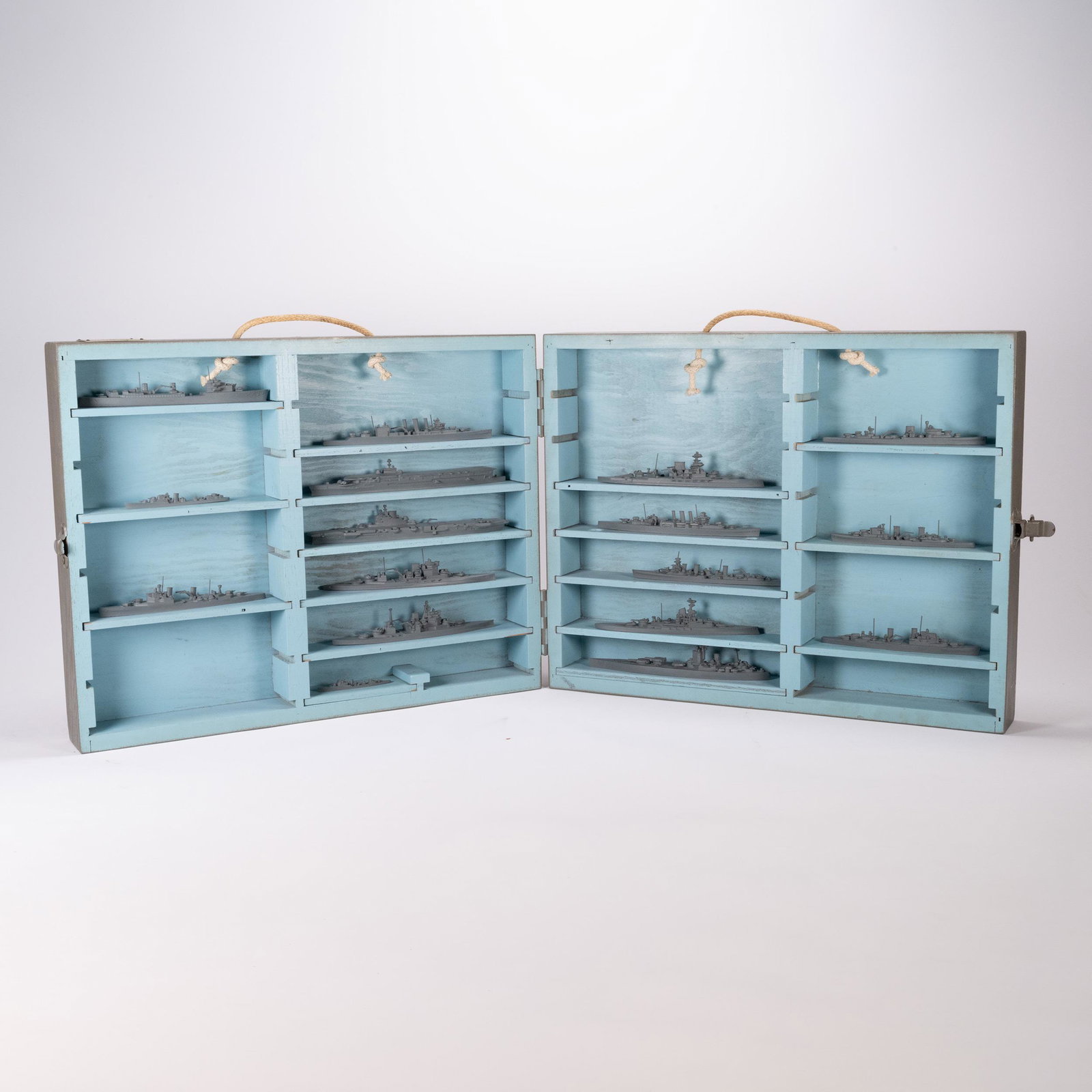 US NAVY Mini British Ship Models SDD (1 of 4)