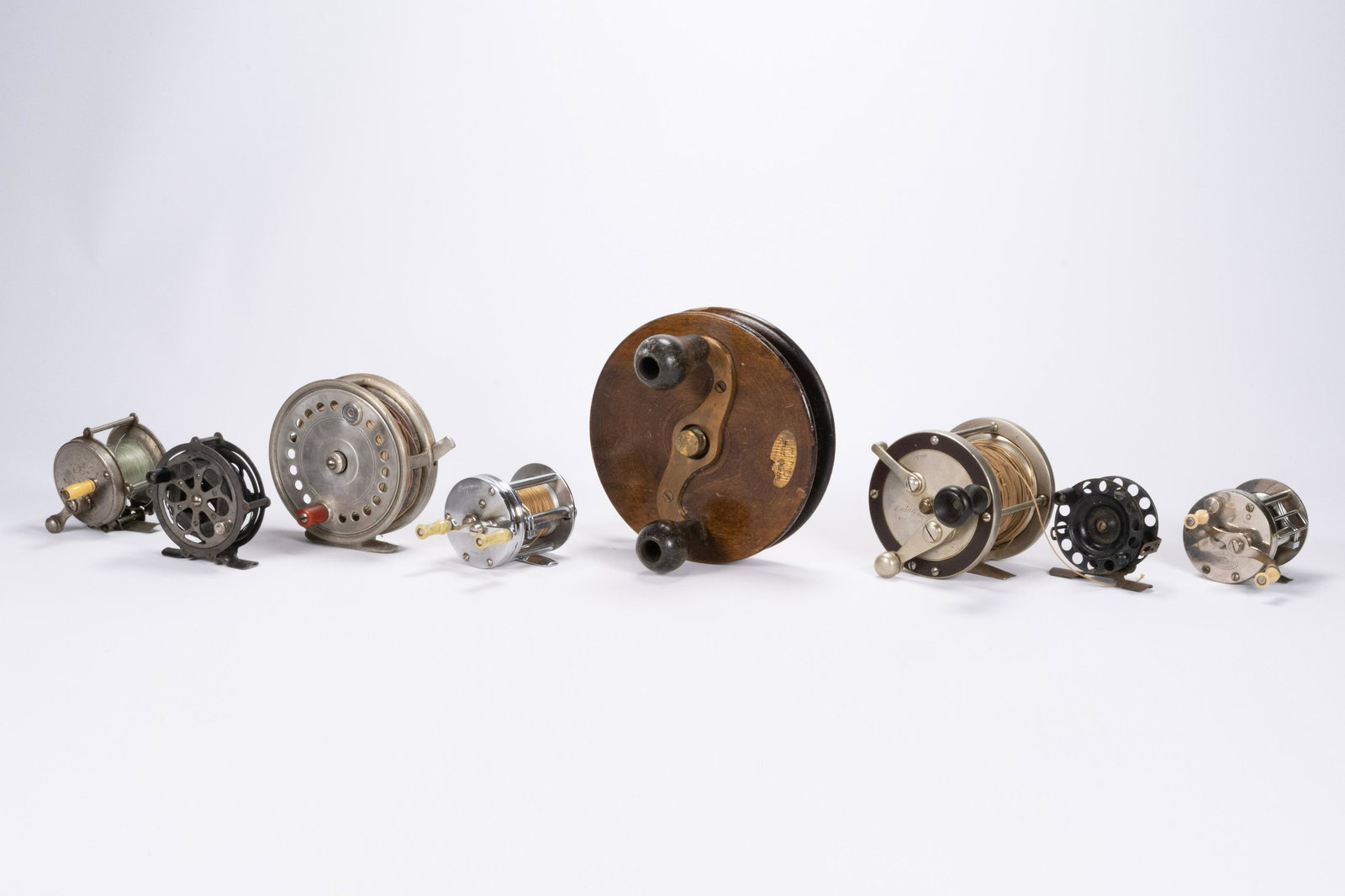 Antique Fishing Reel Lot Catalina Freespool Cemm etc.: Fishing Rod Reel Lot Catalina Freespool Cemm and Others Spin Cast Reels Wooden Reels Surf Reels In Overall Good Condition Please look at Photos Closely bass fish ice salt river fly Out of a New York C