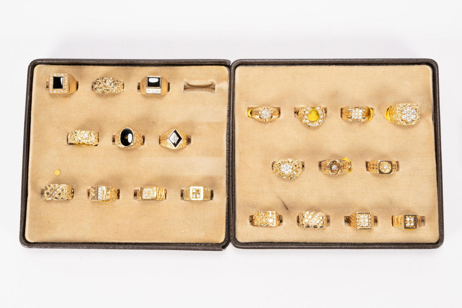 Lot of 21 Mens Costume Rings Gold Styles Colors (1 of 3)